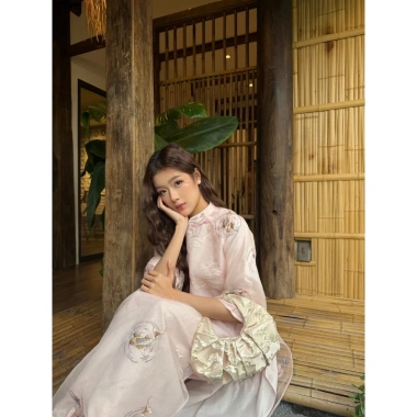 Túi Hobo gấm thêu hoa, sequin bắt sáng – Phối áo dài tiệc vintage LeuLeu 409.500₫