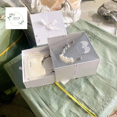 Túi Hộp Tim Nữ Quai Xách Trắng Hộp Nơ Gift Set Quà Tặng 8/3 Giá 339.000
