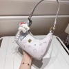 Túi kẹp nách đeo chéo nữ họa tiết mèo Kitty, charm, giảm 17% chỉ 73.000 VND 4