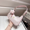 Túi kẹp nách đeo chéo nữ họa tiết mèo Kitty, charm, giảm 17% chỉ 73.000 VND 10