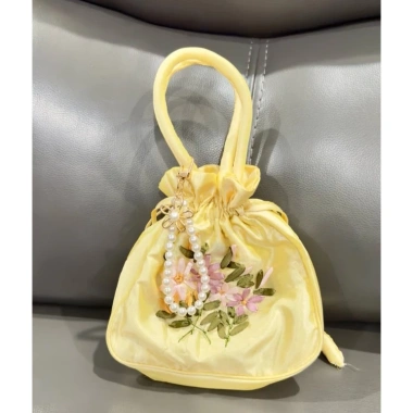 Túi lụa thêu hoa cổ điển charm ngọc sang chảnh - Đẹp chụp ảnh áo dài 71.250đ 4