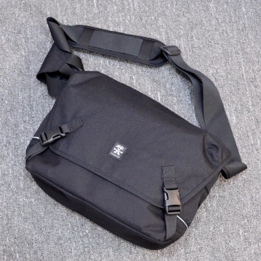 Túi máy ảnh Crumpler Proper Roady 7.500 có ngăn iPad - Giá chỉ 346.500₫
