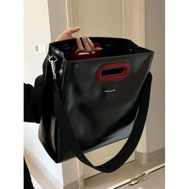 Túi Messenger Da D43D 2.025 - Laptop Nam Nữ, Giá 419.040₫, Siêu Bền & Thời Trang 3 Túi Messenger Da D43D 2.025 - Laptop Nam Nữ, Giá 419.040₫, Siêu Bền & Thời Trang 3