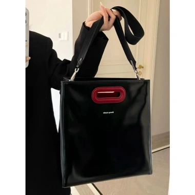 Túi Messenger Da D43D 2.025 - Laptop Nam Nữ, Giá 419.040₫, Siêu Bền & Thời Trang 6 Túi Messenger Da D43D 2.025 - Laptop Nam Nữ, Giá 419.040₫, Siêu Bền & Thời Trang 6