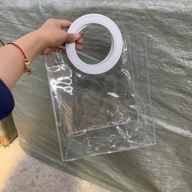 Túi mica quai da kèm nơ trong suốt, đựng hộp quà, mỹ phẩm, quà tặng, giảm giá 27k (từ 34.560) 7