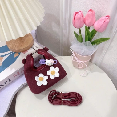 Túi mini da lộn đeo chéo cho bé – Hoa Trắng xinh xắn, kèm kẹp tóc, giá chỉ 49.000đ 4