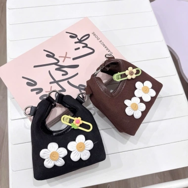 Túi mini da lộn đeo chéo cho bé – Hoa Trắng xinh xắn, kèm kẹp tóc, giá chỉ 49.000đ 8