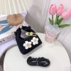 Túi mini da lộn đeo chéo cho bé – Hoa Trắng xinh xắn, kèm kẹp tóc, giá chỉ 49.000đ 10