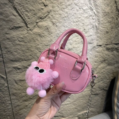 Túi mini đeo chéo dạng bàu chữ nổi kèm gấu treo, cute thời trang, giá 75.000đ 9