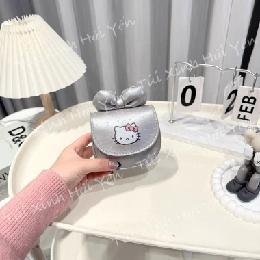 Túi mini đeo chéo Hello Kitty dáng bàu nơ tim, siêu cute, giảm giá 65.000₫ 7