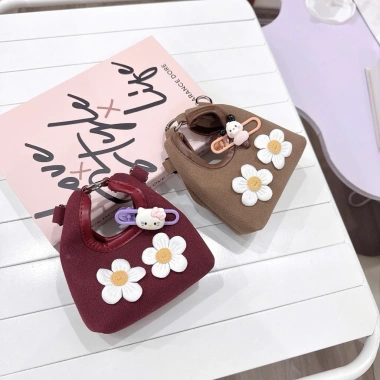 Túi Mini Nữ Đeo Tết Da Lộn Hoạ Tiết Hoa Cúc Dễ Thương - Giá chỉ 89.000đ Zulia's