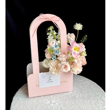Túi Quai Vòm Romantic Flowers - Túi Giấy Cắm Hoa Độc Đáo Giá 20.000 VNĐ