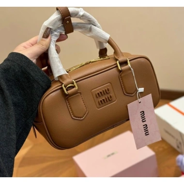 Túi quai xách trẻ trung Miu.uu da trơn 22cm, handle top trống, đa năng kèm dây chéo - 740.000₫ 9