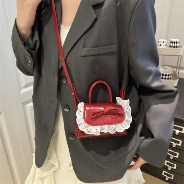 Túi tết đeo chéo mini công chúa nơ ren - Xinh xắn cho mẹ & bé gái, 73.000₫ TXN395