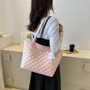 Túi thời trang đeo vai nữ cao cấp chần trám, tote SMN756 - Đi học đi chơi, tặng móc bông, giá chỉ 75.000 VND