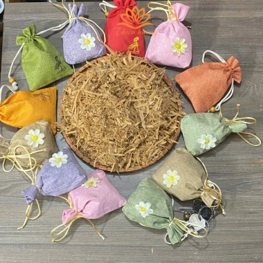Túi thơm gỗ ngọc am - Treo phòng, xe ô tô, tủ quần áo - Giá 16.000đ - Thiên Hương 5
