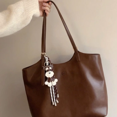 Túi Tote Chio Đeo Vai Công Sở Size 38 – Thanh Lịch, Da Mềm, Siêu Đẹp