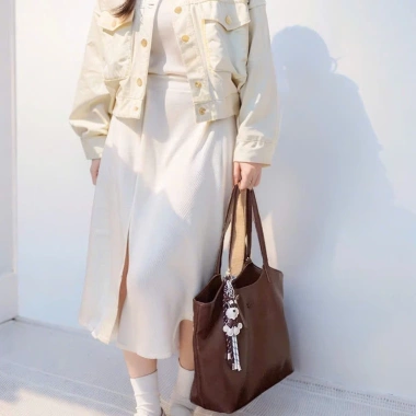 Túi Tote Chio Đeo Vai Công Sở Size 38 – Thanh Lịch, Da Mềm, Siêu Đẹp 7 Túi Tote Chio Đeo Vai Công Sở Size 38 – Thanh Lịch, Da Mềm, Siêu Đẹp 7