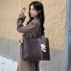 Túi Tote Da Mềm Dáng Công Sở Lịch Sự Quảng Châu Cao Cấp Kèm Charm 699.000 VND 7