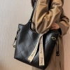 Túi tote da mềm Hàn Quốc bản to Mia - Đựng A4, laptop 15 inch đi học đi làm, kèm dây vải 7, chỉ 235.000 3