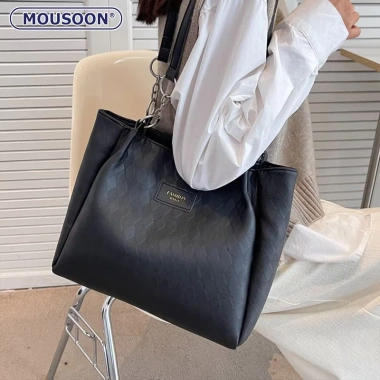 Túi tote da trần trám C275 – Đeo vai, kẹp nách, công sở, chất da cao cấp, giá 85k 7 Túi tote da trần trám C275 – Đeo vai, kẹp nách, công sở, chất da cao cấp, giá 85k 7