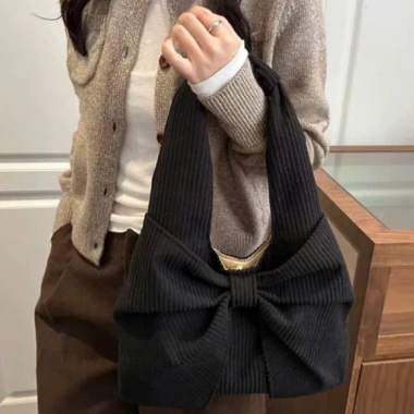 Túi Tote Denim Hàn Quốc Dáng Chiếc Nơ Nhỏ Gọn – Dễ Phối Đồ, Giá Chỉ 98.000đ 2 Túi Tote Denim Hàn Quốc Dáng Chiếc Nơ Nhỏ Gọn – Dễ Phối Đồ, Giá Chỉ 98.000đ 2