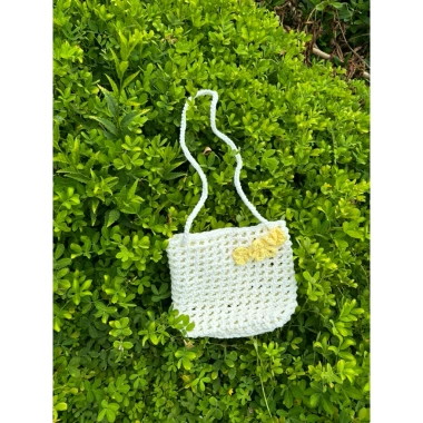 Túi Tote Len Trắng Hoa Vàng Mùa Hè - Giá Gốc 15.372.000 tới Giá Khuyến Mãi 12.200.000, Siêu Nhẹ và Thời Trang 4 Túi Tote Len Trắng Hoa Vàng Mùa Hè - Giá Gốc 15.372.000 tới Giá Khuyến Mãi 12.200.000, Siêu Nhẹ và Thời Trang 4
