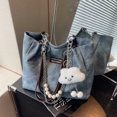 Túi Tote Nữ Công Sở Size 35 Đeo Vai, Kẹp Nách, Dây Xích và Charm Mây - Giá chỉ 71.850₫ DK09 10 Túi Tote Nữ Công Sở Size 35 Đeo Vai, Kẹp Nách, Dây Xích và Charm Mây - Giá chỉ 71.850₫ DK09 10