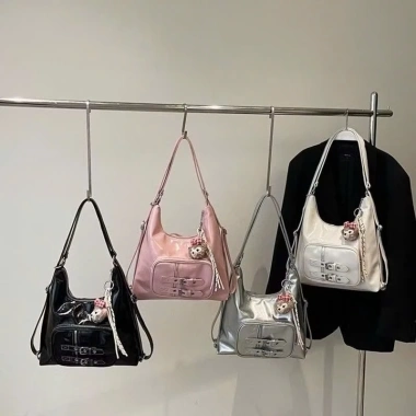 Túi tote nữ da PU bóng đeo vai chéo kèm charm gấu - Balô Hàn Quốc thời trang công sở giảm giá 7 Túi tote nữ da PU bóng đeo vai chéo kèm charm gấu - Balô Hàn Quốc thời trang công sở giảm giá 7