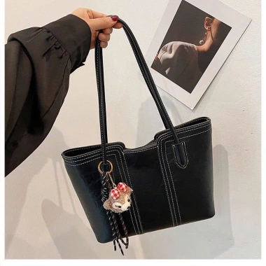 Túi tote nữ da PU cao cấp, xách tay công sở, đi học, đi làm, kèm charm gấu - Báo Store TXN233 73.000₫ 8