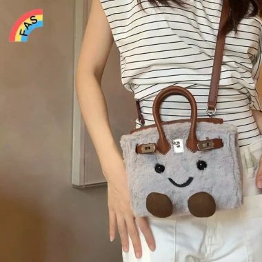 Túi Tote Nữ Dễ Thương Dung Tích Lớn Thu Đông Dây Đeo Vai Tháo Rời Giá 325.080 VND 12 Túi Tote Nữ Dễ Thương Dung Tích Lớn Thu Đông Dây Đeo Vai Tháo Rời Giá 325.080 VND 12