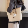 Túi tote nữ đeo vai in hình dễ thương kèm móc khóa thời trang, giá chỉ 79.000 2