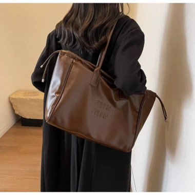 Túi Tote Nữ Đeo Vai Lớn Công Sở Vải PU Mềm Mại Phong Cách Mới 2.024 Giá 119.999đ 9