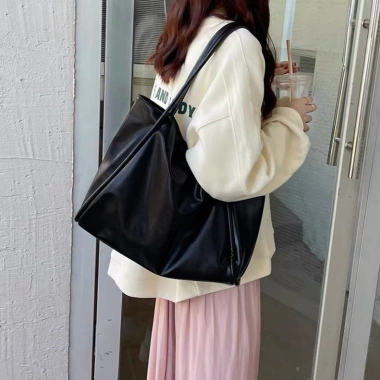 Túi Tote Size Lớn Phong Cách HQ Quai Dày Siêu Hot - Giá Chỉ 89.900 VNĐ 2 Túi Tote Size Lớn Phong Cách HQ Quai Dày Siêu Hot - Giá Chỉ 89.900 VNĐ 2