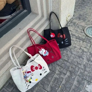 Túi vải canvas dung tích lớn HelloKitty và túi đeo vai LUCI học sinh Giá 75.000₫