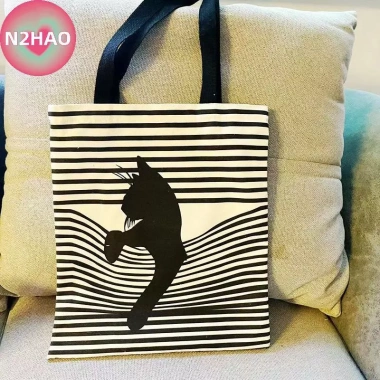 Túi Vải Nữ Sinh Sọc Mèo - Satchel Lớp Vai Dung Tích Lớn Dễ Thương 78.840₫ 10 Túi Vải Nữ Sinh Sọc Mèo - Satchel Lớp Vai Dung Tích Lớn Dễ Thương 78.840₫ 10