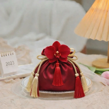 Túi vải rút thêu hoa cổ điển - Phong cách nhẹ nhàng, thanh lịch, giá chỉ 40.000₫