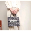 Túi xách cầm tay công sở dáng làn ô thổ cẩm size 25 kèm khăn - Giá chỉ 99.000₫