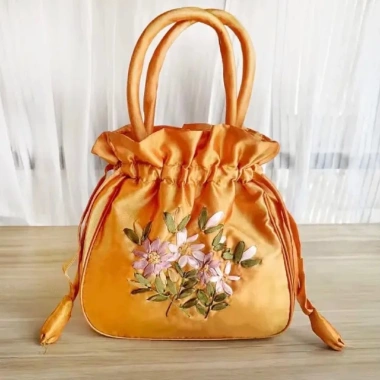 Túi xách cầm tay thêu hoa dây rút - Chụp ảnh kỷ yếu, ngày Tết, chỉ 45.000đ 5