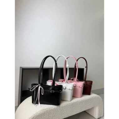 Túi xách công sở kẹo nách da bóng – Tặng charm nơ, ưu đãi 169.000₫