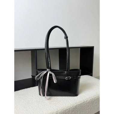 Túi xách công sở kẹo nách da bóng – Tặng charm nơ, ưu đãi 169.000₫