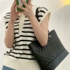 Túi xách công sở nữ tote da PU lớn đeo vai, đựng A4 laptop, dây xích khoá kéo size 32, giá 186k