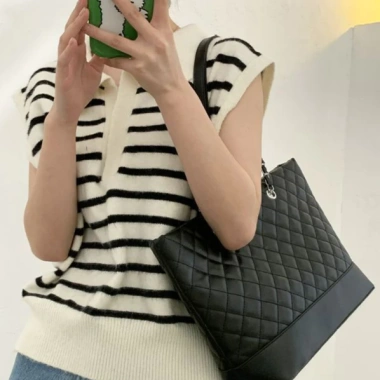 Túi xách công sở nữ tote da PU lớn đeo vai, đựng A4 laptop, dây xích khoá kéo size 32, giá 186k