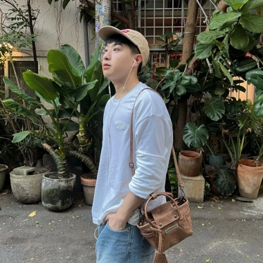 Túi Xách Da SAIGONSWAGGER Elegant Bag Extra Small - Đeo Chéo Giá 720.000 VNĐ 3 Túi Xách Da SAIGONSWAGGER Elegant Bag Extra Small - Đeo Chéo Giá 720.000 VNĐ 3
