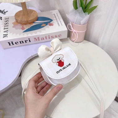 Túi Xách Da TT Nhí Mini Hoạ Tiết Gấu Cute Helahe Thêu Đính Nơ – Phù hợp cho bé đi chơi Tết, dạo phố – Giá chỉ 69.300₫ 6