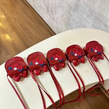 Túi xách đeo chéo mini bé gái - Thêu ngựa đỏ hottrend, giảm còn 79.000 6