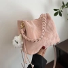 Túi xách đeo chéo nữ Mint Store - Quai sam, khóa dây rút, da nhung mềm, 93.000₫ 2