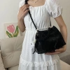 Túi xách đeo chéo nữ Mint Store - Quai sam, khóa dây rút, da nhung mềm, 93.000₫ 6