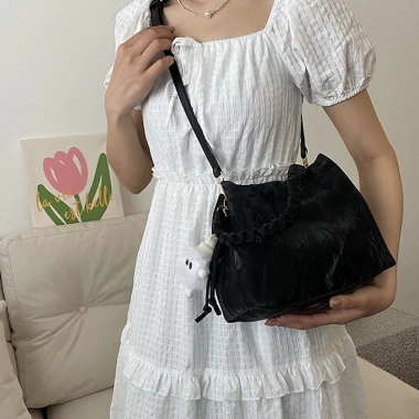 Túi xách đeo chéo nữ Mint Store - Quai sam, khóa dây rút, da nhung mềm, 93.000₫ 6