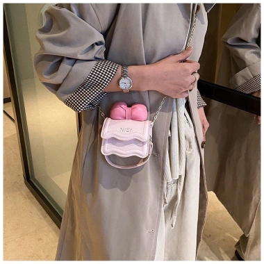 Túi xách đeo chéo nữ size 12 mini phối nơ thời trang xinh DC029, giảm còn 69k 7 Túi xách đeo chéo nữ size 12 mini phối nơ thời trang xinh DC029, giảm còn 69k 7